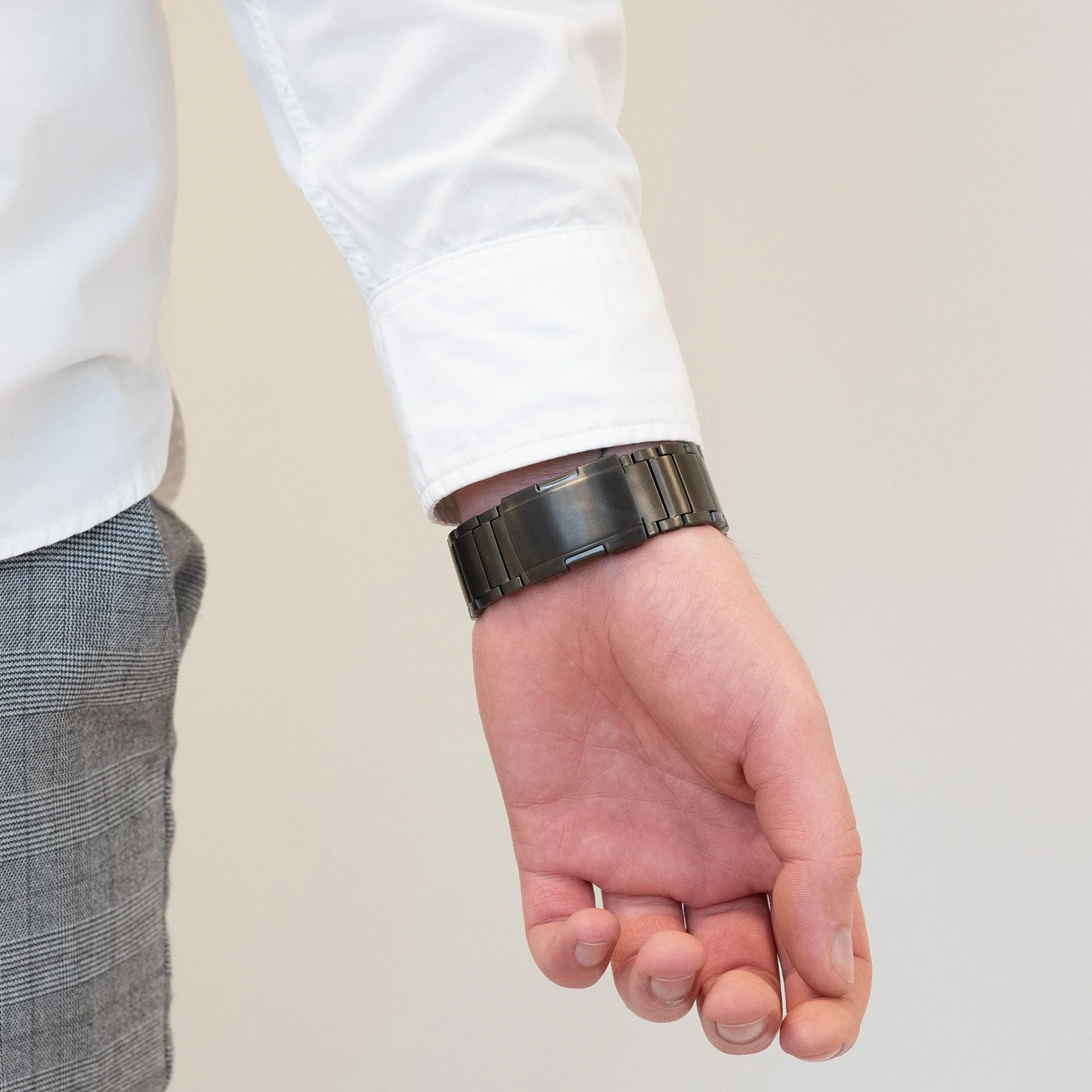 Bandz Gard Pro Ultra 2+ Titanium Link Strap (Graphite) - Image 7