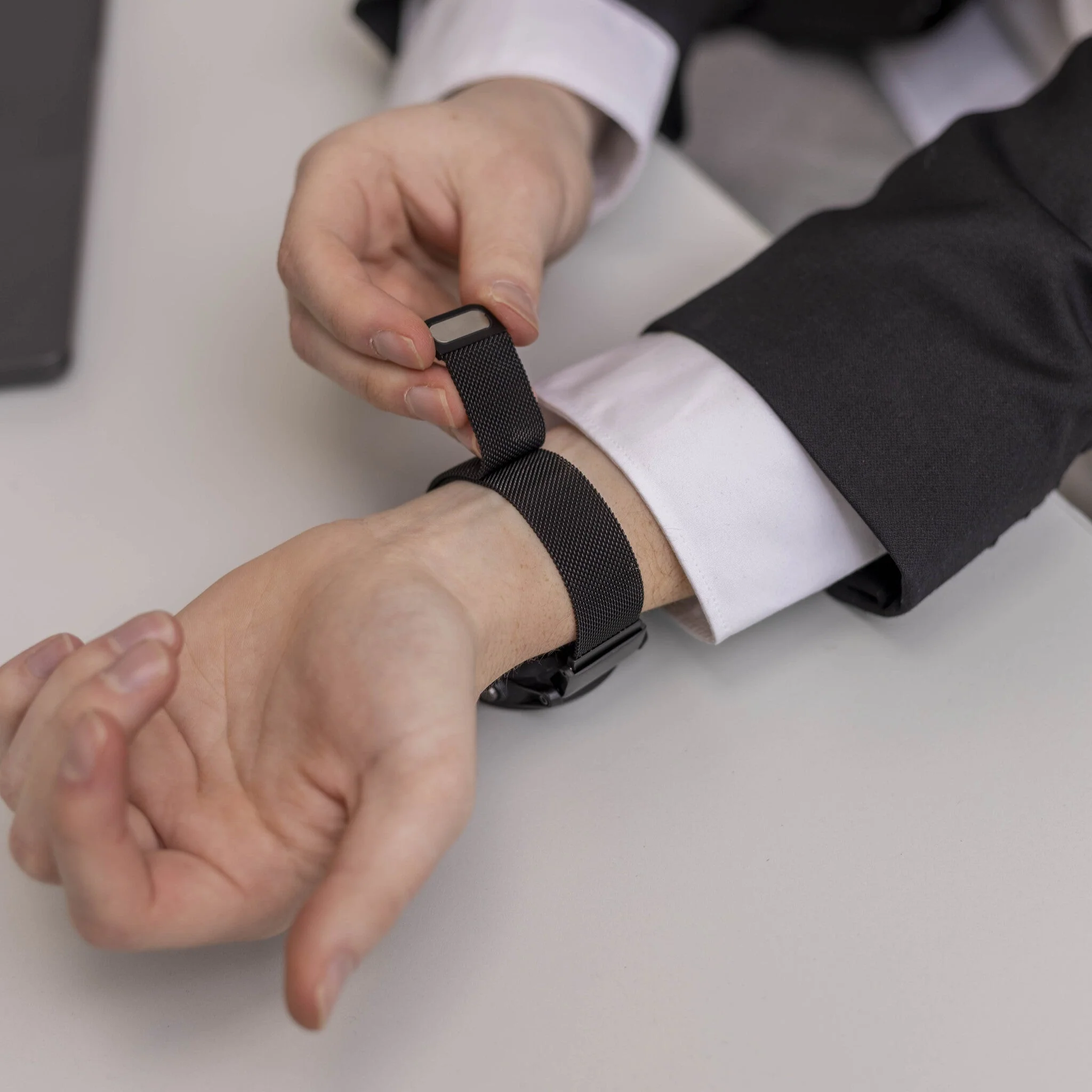 Garmin Instinct Milanese Strap (Black) - Image 6